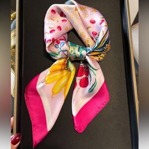 floral and fruit print scarf S59